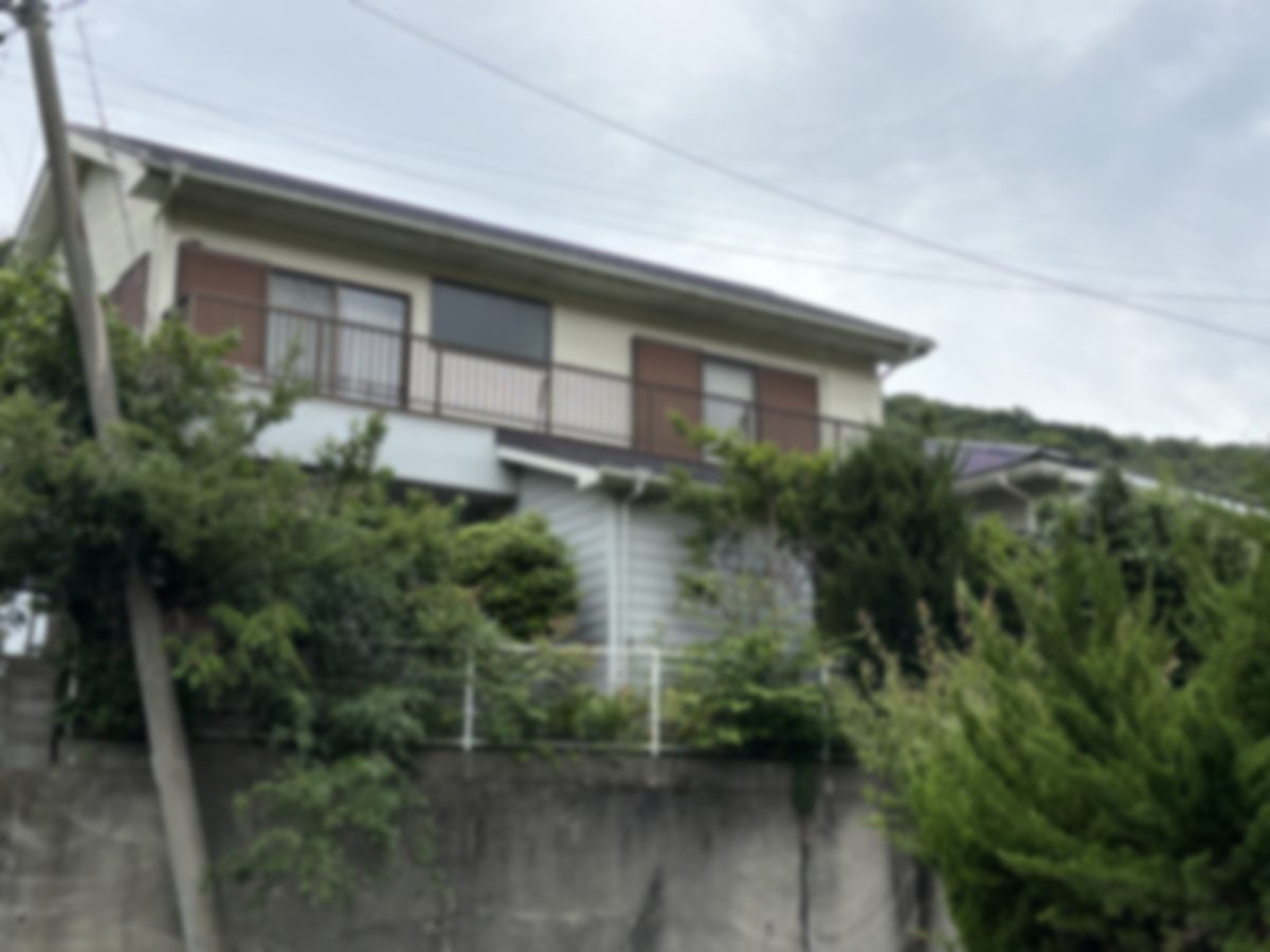 お庭の草木の伐採・撤去の作業前